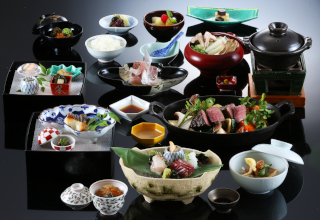 【ＫＡＩＳＥＫＩ】石窯で絶妙な火入れの牛フィレ肉をメインに｜ダイニング時分時
